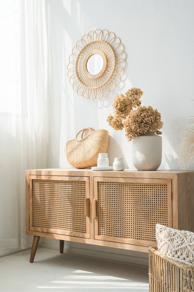 FZHomechoice's tweet photo. Unfolding my mostprecious magazine,see the bouncing sunshine on the wood maplecabinet which consort with me for a simple afternoon. #Cabinet #CabinetDecision #HomeDecor #furniture #furnituredesign https://t.co/KPbZTs1Xx8