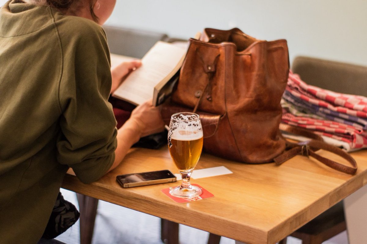 azzHoteles's tweet photo. 🍻 En #Sevilla ya se puede disfrutar de las ansiadas terrazas al sol (siempre respetando las medidas sanitarias), uno de sus innumerables atractivos. Esperamos volver a veros muy pronto al resto!!

#DestinosParaCuandoEstoPase #HotelesParaVolver #Andalucía #SalvemosElTurismo https://t.co/XhaQQsveHo