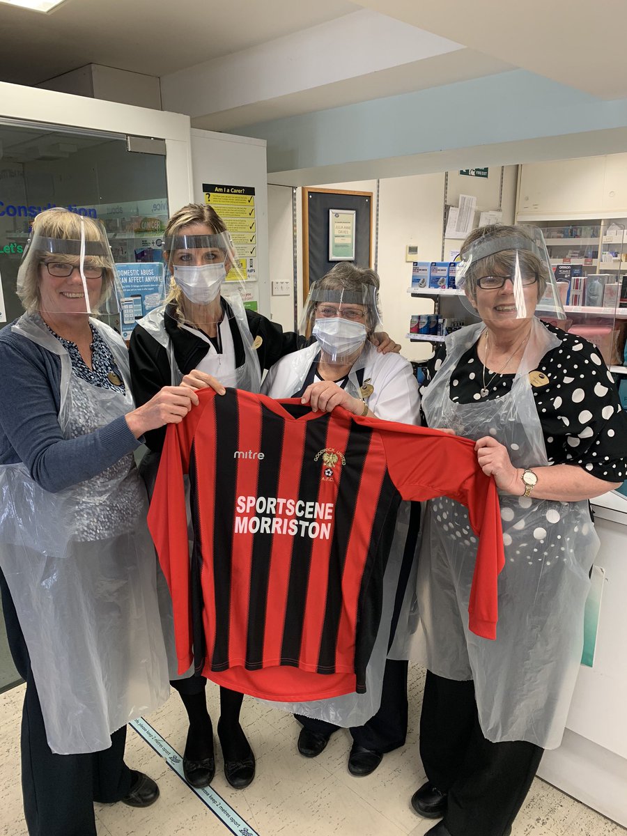 GoodwickUtd's tweet photo. Day 08- we’d like to thank the ladies in Boots for collecting cash donations from members of our community for Shalom House
If you would like to donate online please follow the link https://t.co/A6KC7Ay8Of
#TheDoubleTreble
#ShalomHouse
#GUFC
#RAGURA 🔴⚫️ https://t.co/GF0BMfmoe3