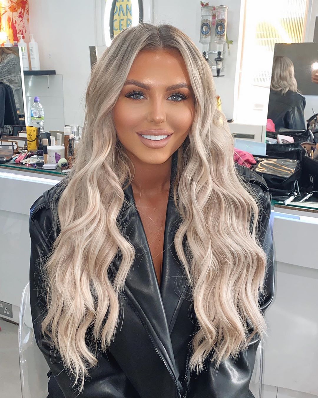 Beauty Works on X: Our #WCW @pollymarchant 😍 Polly wears 22” Double Hair  Set clip-ins in shade 'Scandinavian Blonde' 🌊 🛍    / X