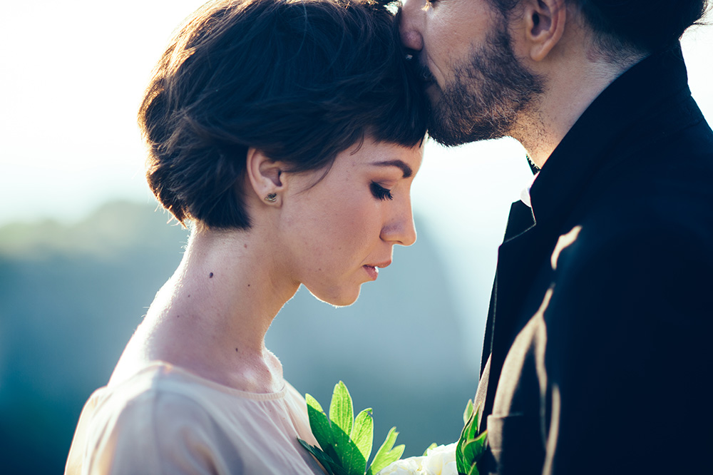 MarriageCapsule's tweet photo. Have you and your partner lost your connection? Maybe you’re just stuck in a rut after picking up a few bad habits. Reconnect with your partner by establishing a new, strong connection. Here is how to do it: https://t.co/pDAf1a8Hre https://t.co/TOiys1T18R