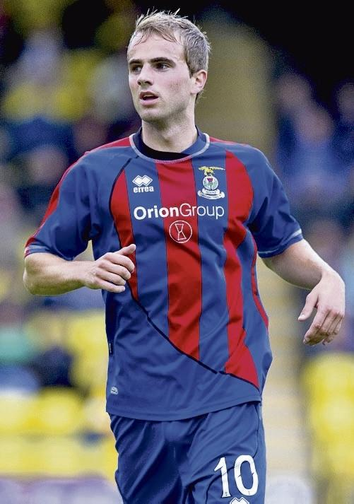 Club25Football's tweet photo. Incredibly enough, the club played in Erreร 's products for 15 of the past 17 seasons (Carbrini supplied from '15 to '17). Pictured below are some of the older kits form the 90's and 00's. Shame to see this iconic partnership end once more.
#ICTFC #ICTFCRewind #SPFL https://t.co/6yMmzWdq63