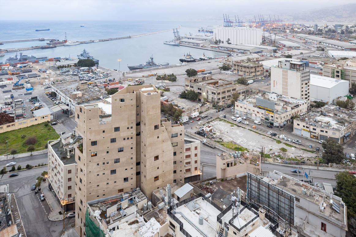 Dan_Dorell's tweet photo. Fruit d'une coopération entre 3 architectes libanais, italo-israélien et japonais, Stone Garden, conçu il y a 10 ans, prend vie au coeur de Beyrouth ! https://t.co/4ugDyJqR2j
#DorellGhotmehTane #DGT #DanDorell #LinaGhotmeh #TsuyoshiTane #Beyrouth #Paris #TelAviv 
#team_archi https://t.co/AnJnrttsJP