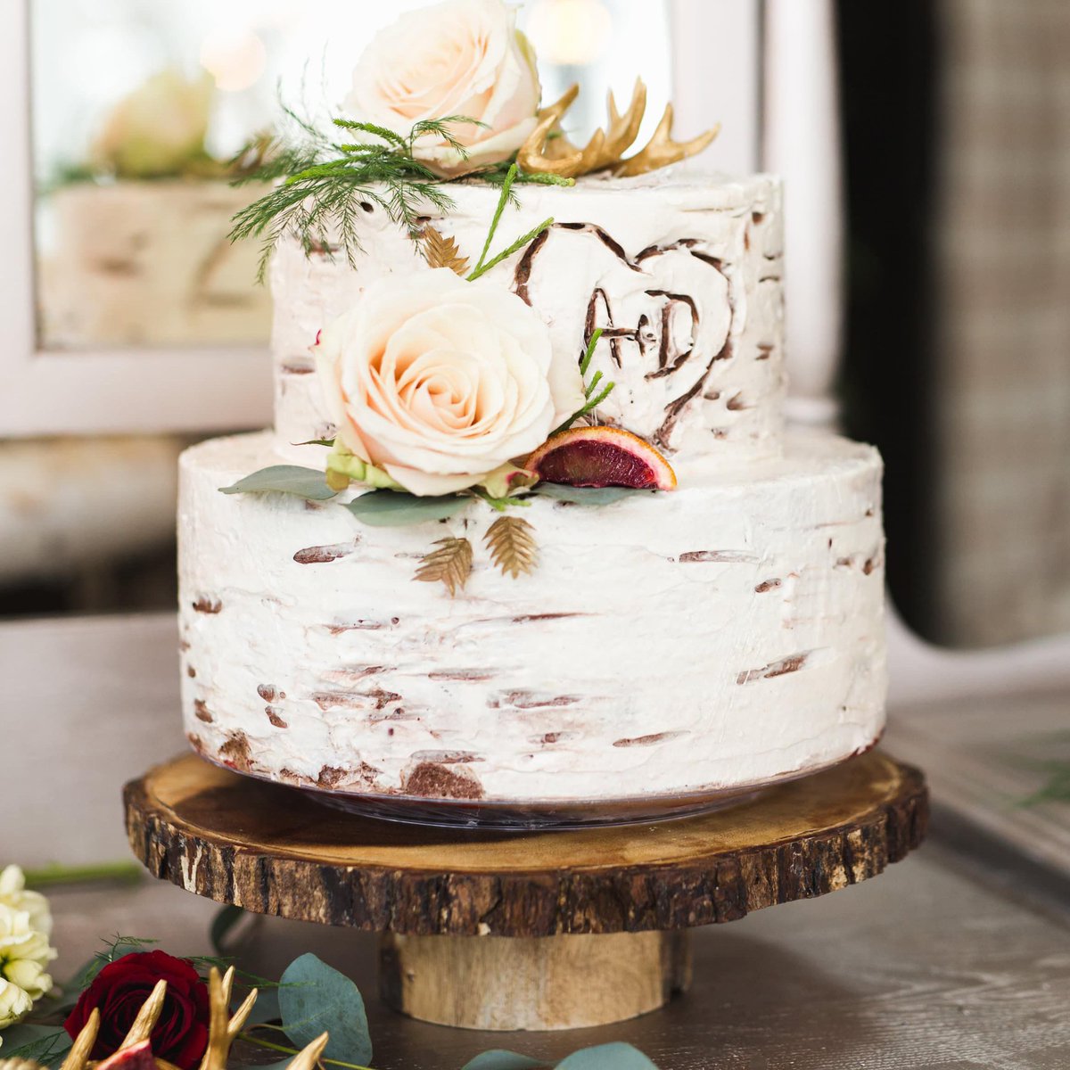 Cake... What's a wedding without a slice of cake? Check out this blog by Hitched.co.uk for the ultimate cake inspiration! 

ow.ly/4XNT50ztUes 

#rusticweddingideas #barnvenue #weddingplanning #cheshirevenues #hitched #feaststock #weddingwednesday