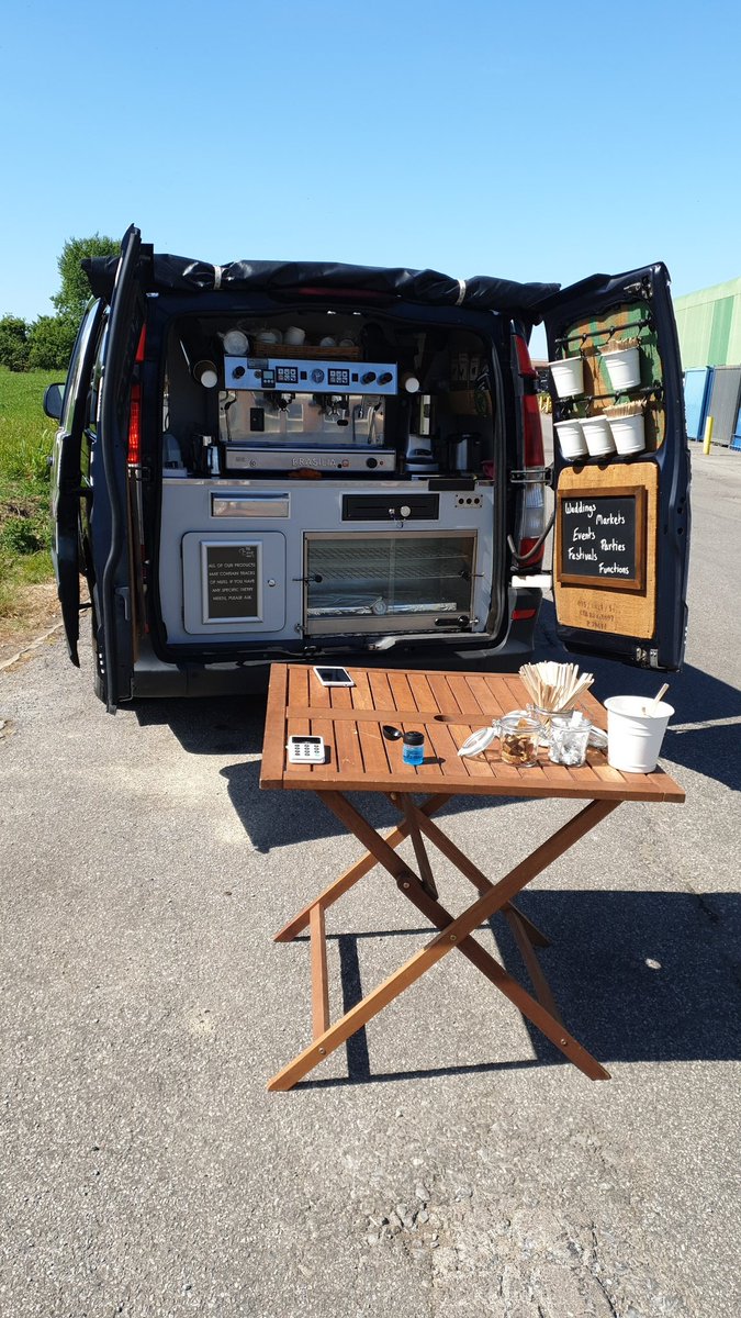 What a beautiful day to be out making #coffee
#cappuccino #latte #flatwhite