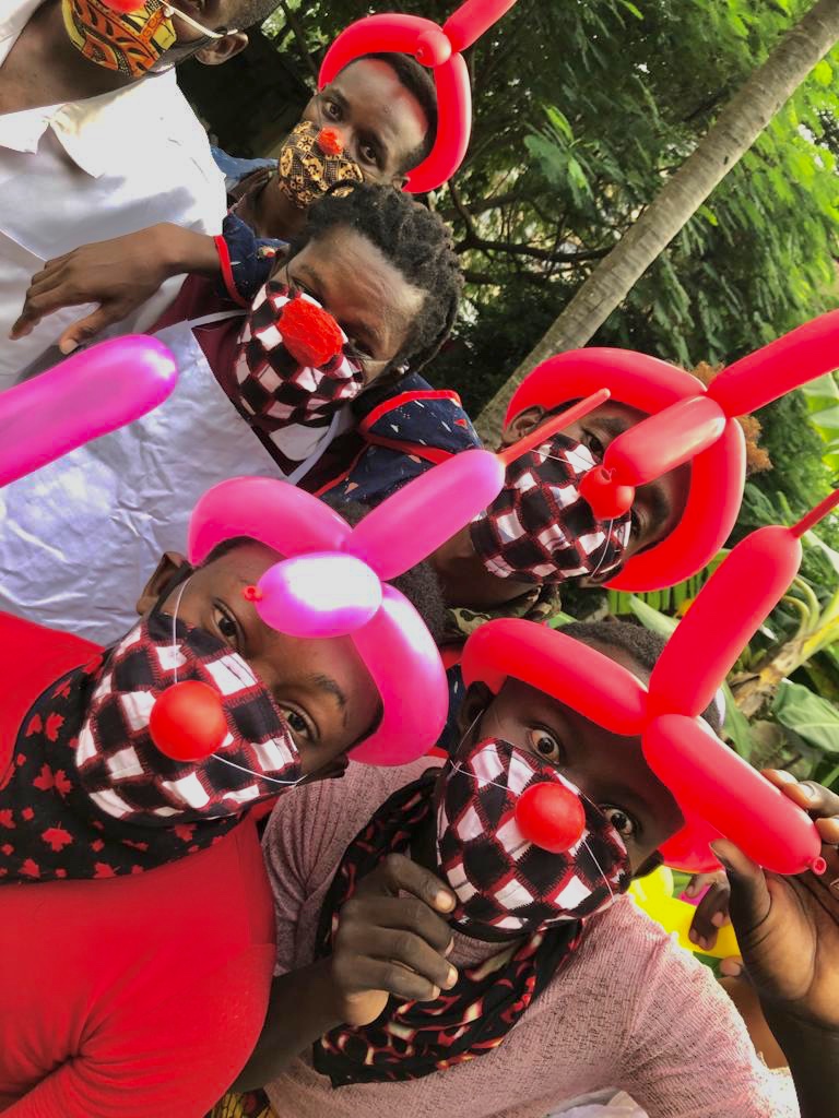 MadeByAfriCraft's tweet photo. Dr Clowns bring joy to terminally ill children in Tanzania but since this pandemic took its course in Dar es Salaam, they have to stay away from the children and for them unfortunately this means losing their income! We are so grateful to help them stay protected with facemasks! https://t.co/MkRHjFpjRT
