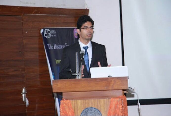 pmg_engineering's tweet image. Our founder Abhinav Pandey gave a hands-on perspective on &quot;Job Creation&quot; to the graduating class of MBA at Dept. of Business Management, University of Delhi. 

It was an engaging session with Q&amp;amp;A&apos;s by both students…