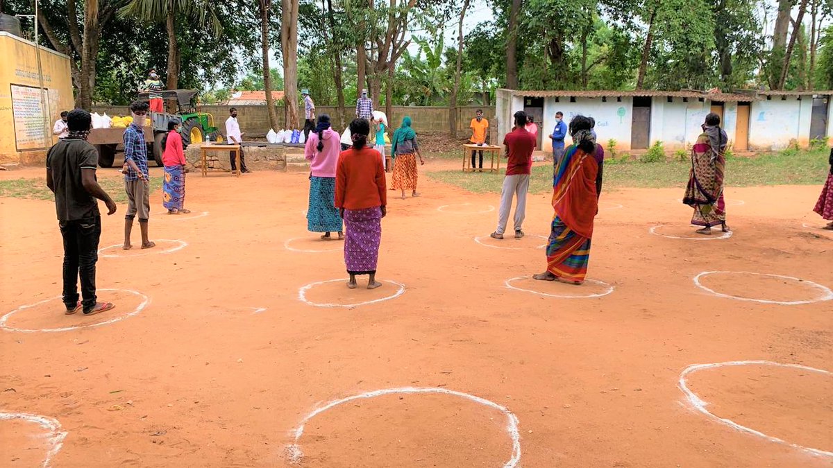 FslIndia's tweet photo. Humanitarian efforts at Balenahalli!
https://t.co/Q1uvc0VcPv
#Covid19 #Covidrelief #Covid19pandemic #governmentofficials #youthleaders #volunteers #friends #localpanchayat #generousdonors #tribalcommunity #panchayatdevelopmentofficer #tribalyouthleader #Aspathrekavalpanchaya https://t.co/MfqjSs5usR