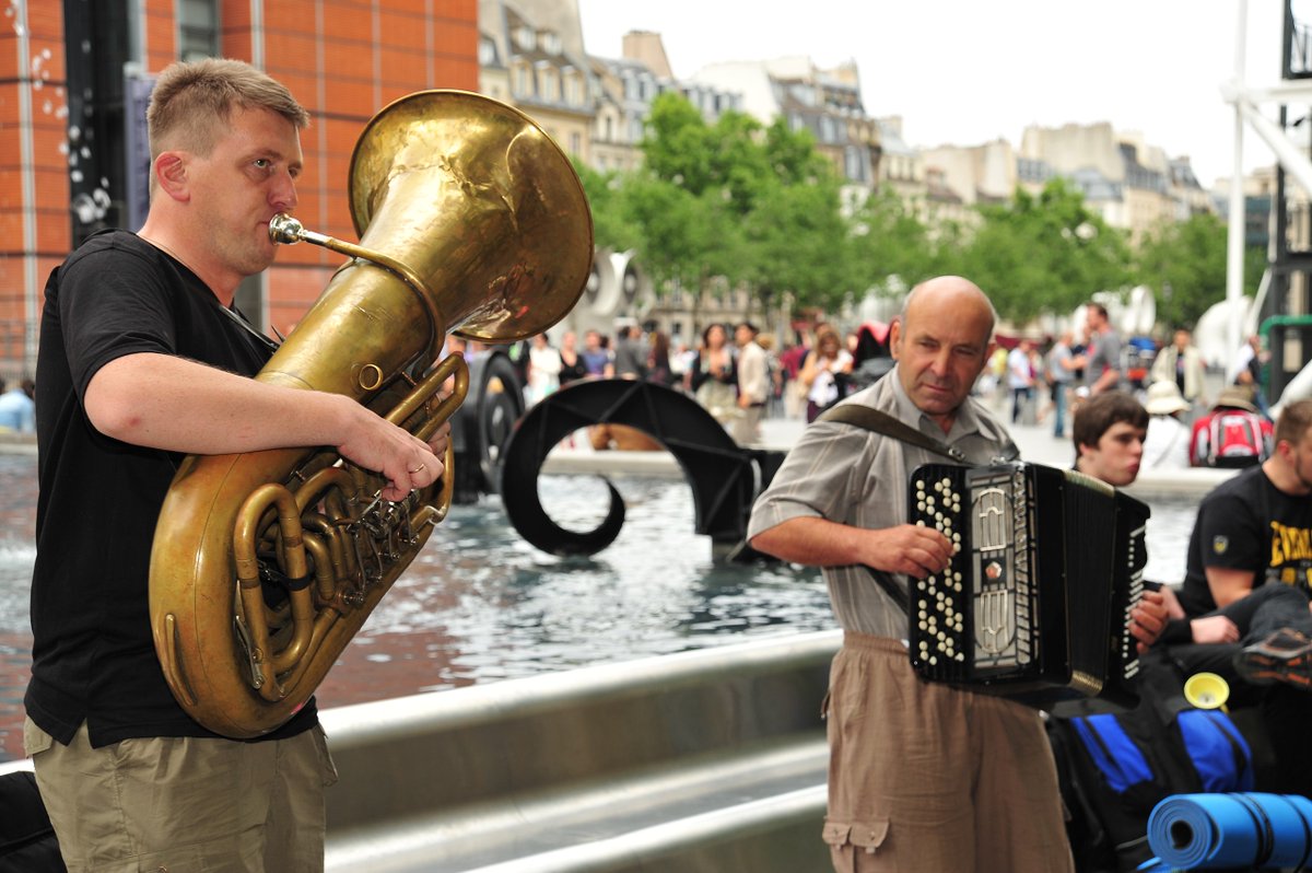 TimLihoreau's tweet photo. Pressing the #EscapeKey with a virtual trip to Paris courtesy of Stravinsky's music.
We'll get to here, the Fontaine and Place Stravinsky, just near the #PompidouCentre
@ClassicFM Breakfast Show https://t.co/HhwZP5NaU0