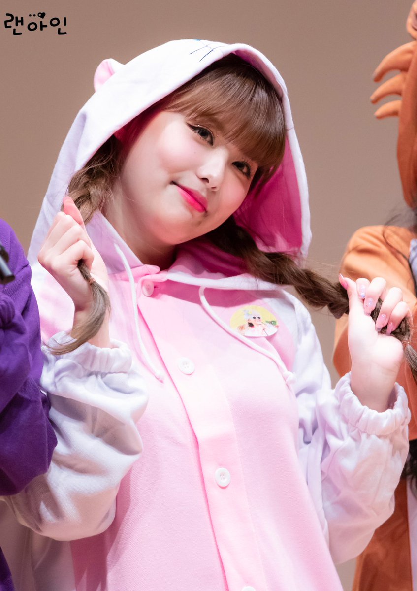 renahin___'s tweet photo. 200112 모모랜드 팬사인회

아인냥🐾

#모모랜드 #MOMOLAND #モモランド #아인 #AHIN #アイン #제인 #JANE #ジェイン@OfficialMMLD https://t.co/tjWoIdDgCV