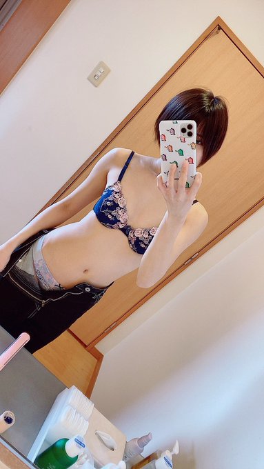 Twitterエロ垢の自撮りエロ画像16