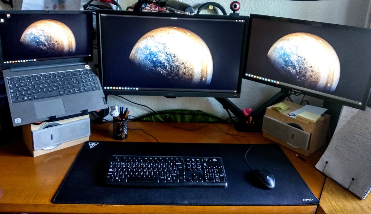 tonymartin_dev's tweet photo. I've been a full-remote #developer for more than 2 months now, so I decided it was necessary a little change in my setup. Finally I think I got a good one, and it feels soooo good 😁
#100DaysOfCode #CodeNewbies #FrontEnd https://t.co/eFnmNqTHkz