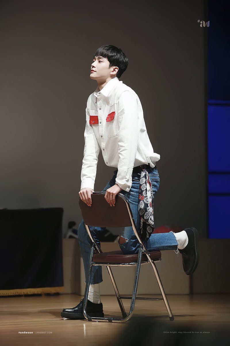 rowoon063129's tweet photo. Totally like this hairstyle 💁‍♂️ 
#sf9 #rowoon https://t.co/F4ZXBjvQWh