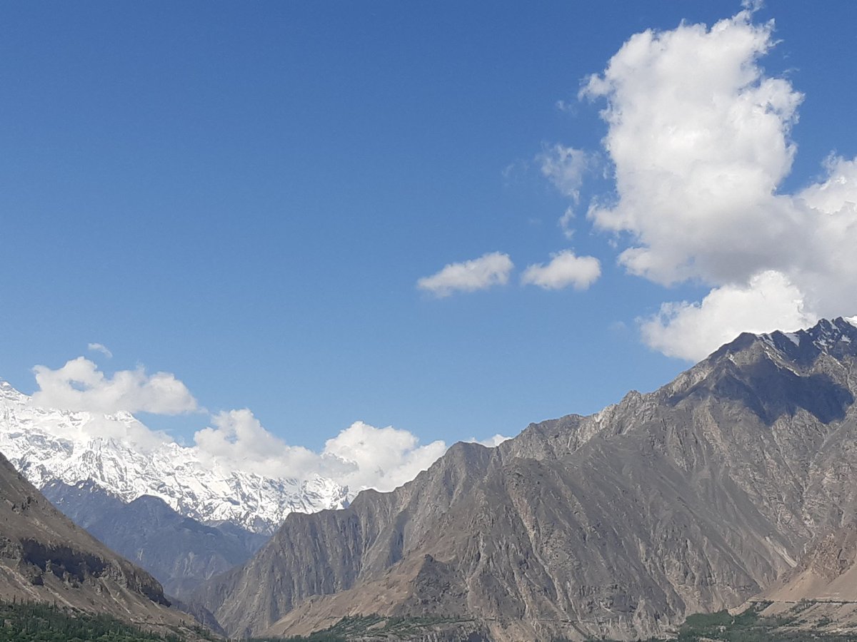 nishatriaz's tweet photo. Rise and Shine
Turbo start of the day seeing my younger sister Dr @azmatriaz on #BBC1 at @NHSuk in 🇬🇧

These mountains are proud of every brave, strong and resilient woman of #GilgitBaltistan 🇵🇰
@gbtimes @GilitBaltistan @pamirtimes #Doctors
Proud of you doc🙏🙋‍♀️ https://t.co/kzG1FHsB5r