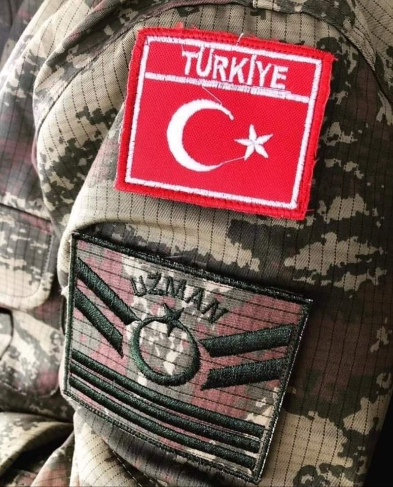 #TürkiyedirUzmÇvşlar
Tsklerinin en fazla şehit gazi veren camiasıdır
En önde giden,toprağa ilk düşen cesaret,fedakarlik timsali,25 yıllık  meslek hayatı neredeyse tamamı operasyonlarda geçer 
Sözleşme ile görev yaparlar
Vatan Savunmasının Sözleşmesi olmaz 
<a href="/UlviYonter/">Dr.İzzet Ulvi YÖNTER</a>