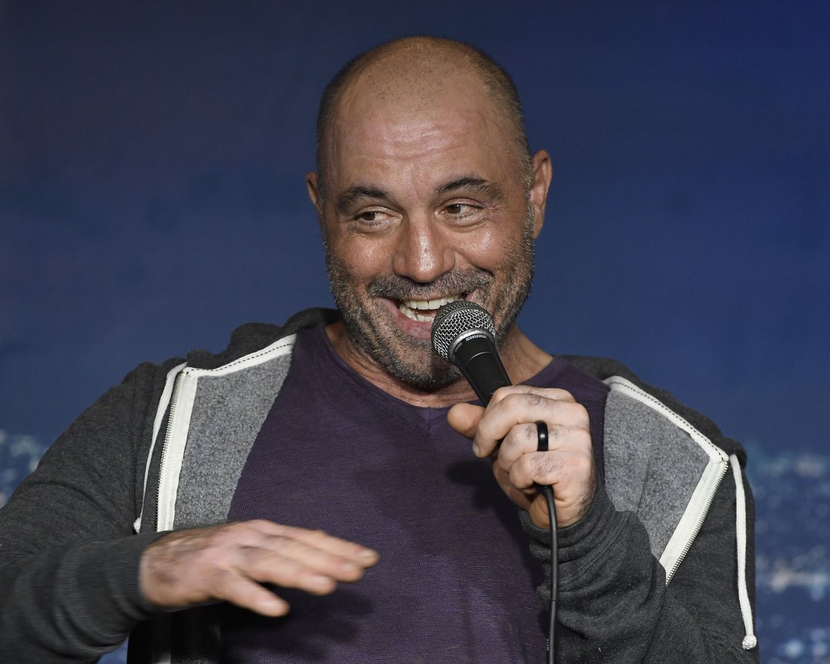 verge's tweet photo. Joe Rogan’s podcast is becoming a Spotify exclusive https://t.co/J6rBdeoXjp https://t.co/QVtE7UTBm0