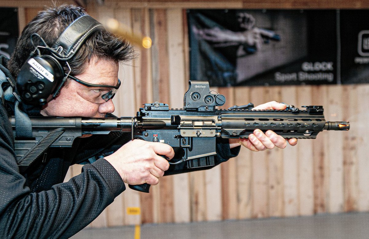 ArmsMagazine's tweet photo. 「H&K MR223」をオーストリア陸軍兵士と共に実射!
オーストリア陸軍兵士とともに行なった実射をレポート!
▼公開記事はコチラ
https://t.co/eqVjAxsu7M
#アームズマガジン
#HK416 #実銃
#MR223 https://t.co/ToSfuDyuJY