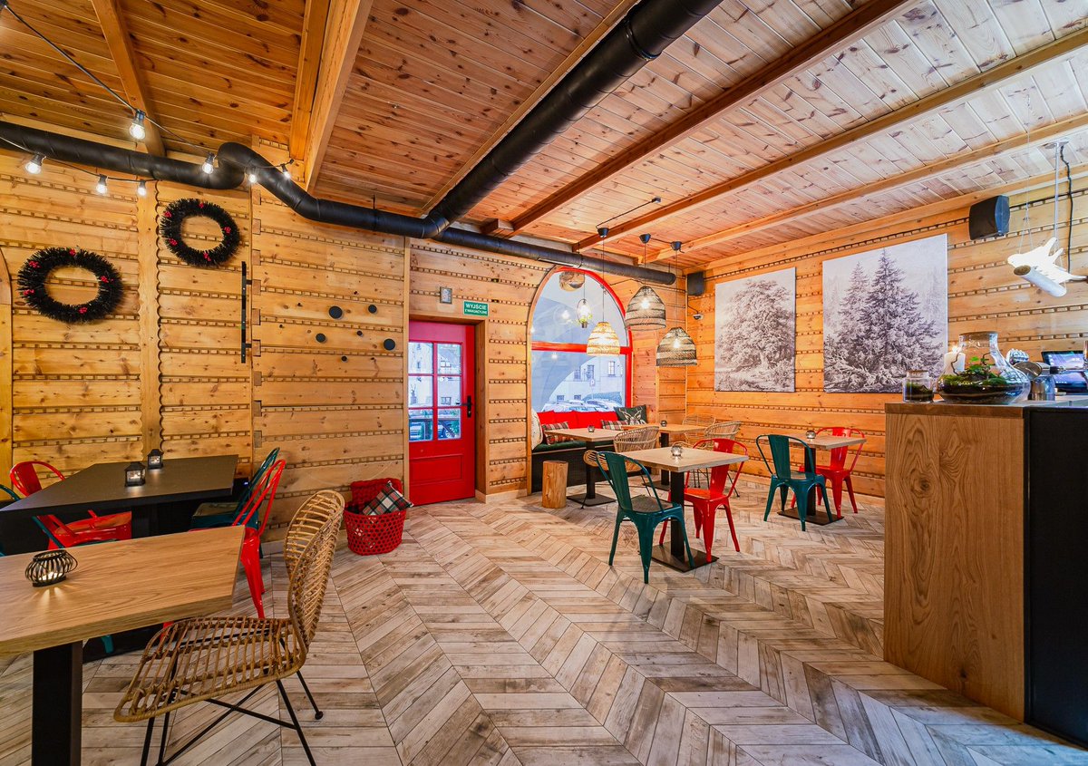 REALONDA1952's tweet photo. Project >> Kucie Smaku Restaurant in Polonia · Interior Design by Make Again >> Diamond Pallet White Chevron 70x40 cm · Porcelain Tile | More info: https://t.co/O3X0pSiyjy
#Realonda #stayhome #staysafe #madeinspain #tileofspain #project #restaurantdecor #woodtiles #chevrontiles https://t.co/IXFiX06FTJ