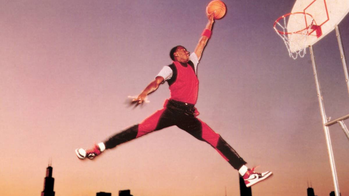 semilla División bisonte Pasión por la Anatomía on Twitter: "El 7 de febrero de 1987 Jordan tenía  tan sólo 24 años de edad y en la final del concurso de mates de la NBA  “voló”
