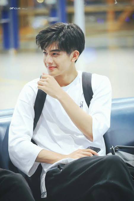 elefuntaee's tweet image. I have already venture into many worlds.... anime, manga, jdrama, jrock, kdrama, webtoon,... so it’s time for China to come through 🇨🇳