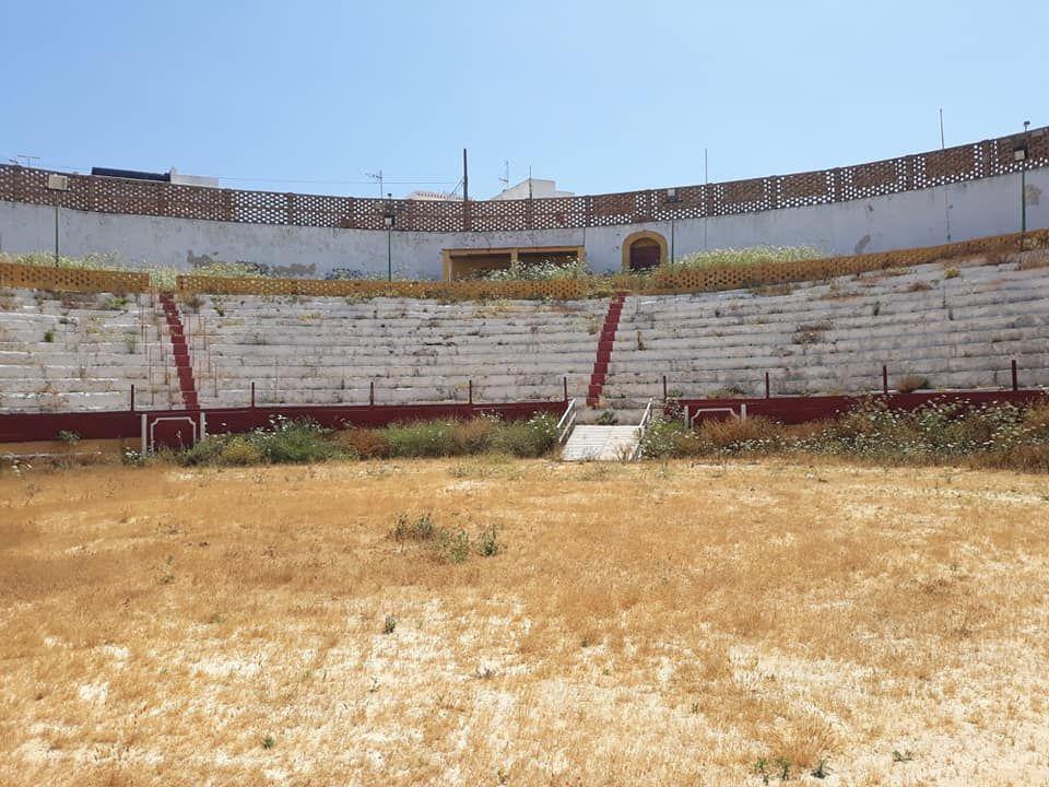 geaXplora's tweet image. En una España post-tauromaquia las plazas de toros abandonadas van a proliferar cada vez más. ¿Una carga económica más para el Ayuntamiento o una oportunidad para dotar al pueblo de nuevas y modernas infraestructuras, reinventándolas? ¿Hablamos?: slideshare.net/GeaXploraEstud…
