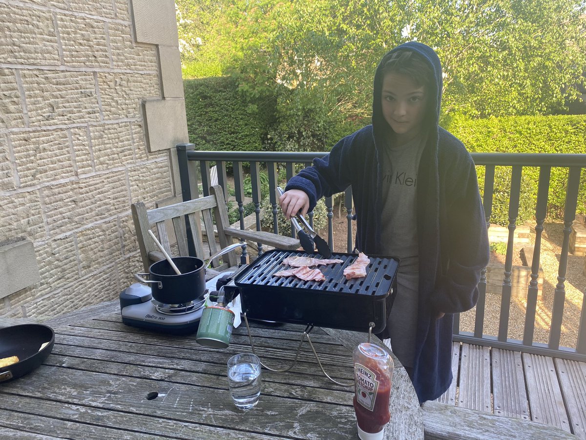 sallyandjonny's tweet photo. Al fresco full english to kick off the Wednesday Challenge. It’s a bit early for marshmallows...they will have to follow @Sedbergh_Prep @Cressbrook_Sed #lunecsps https://t.co/aSAOtYQgdH
