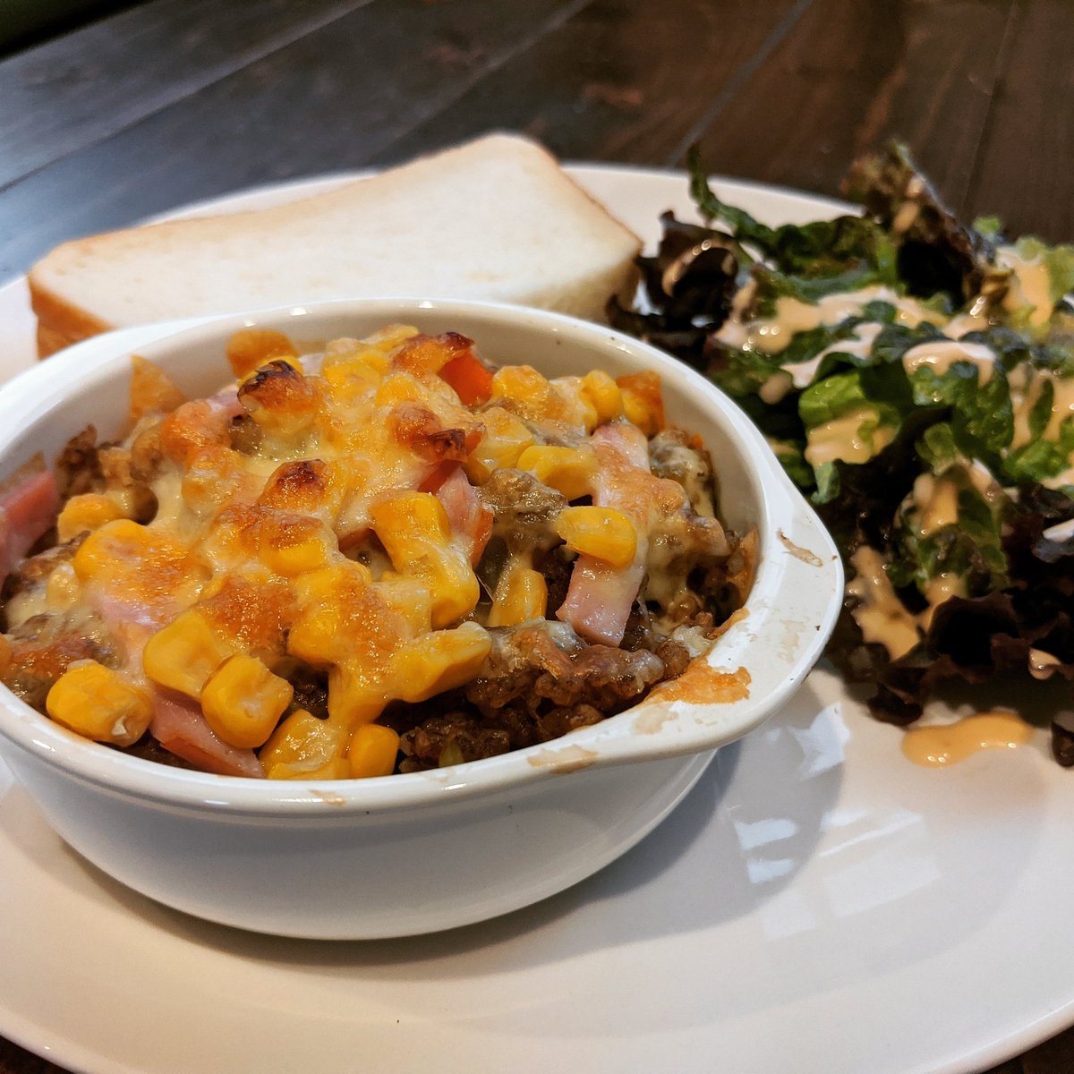 JET86479763's tweet photo. ランチ新メニュー始めました!
チーズカレードリアのランチプレート!!!
とろけるチーズとカレードリアの相性抜群!!!
(IHは使用していません。笑)
ボリュームたっぷりなので、ぜひ食べに来て下さい!(^^)
#JET浅蔵.#カフェ.#バー.#東駒形.#浅草.#蔵前.#JETLLC.#JETasakura.#cafe.#bar. https://t.co/wpIPw5fEC0