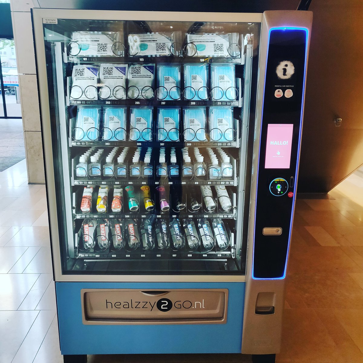 Nieuw in Hoog Catharijne: De mondkapjesautomaat.
#coronavirus #Covid19NL #utrecht #hoogcatharijne #mondkapjes