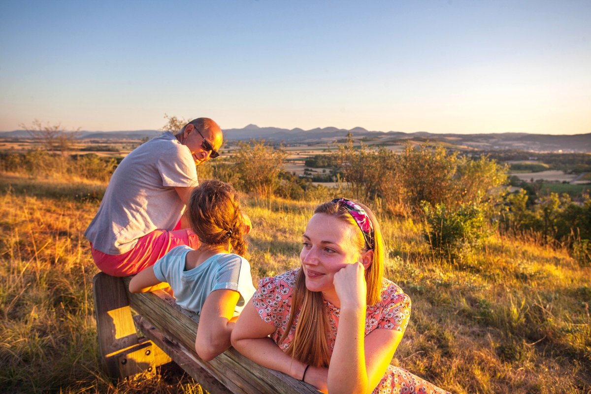✨EXPOSANT 2020✨
La destination <a href="/TerraVolcana/">Terra Volcana, les Pays de Volvic</a>, au cœur du Puy-de-Dôme et au nord de Clermont-Ferrand, est la promesse de moments de partage autour de ses nombreuses richesses.
Anaïs vous attend au stand n°80 🌋.