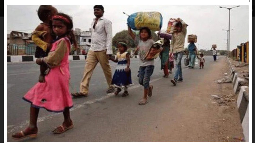 Awanish93107650's tweet photo. This view is epoch of the 1947.The small bare foots travelling miles to reach their homes.All migrants are in deep sorrow so how they reach their homes.oneLast request pls end this YouTube and tiktok war and both the sections pls look this matter and help these people's.#pandemic https://t.co/mHTl18HqXB