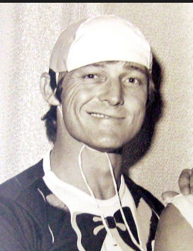 38 today. Happy birthday former Chelsea and Arsenal goalkeeper, Petr ech. 