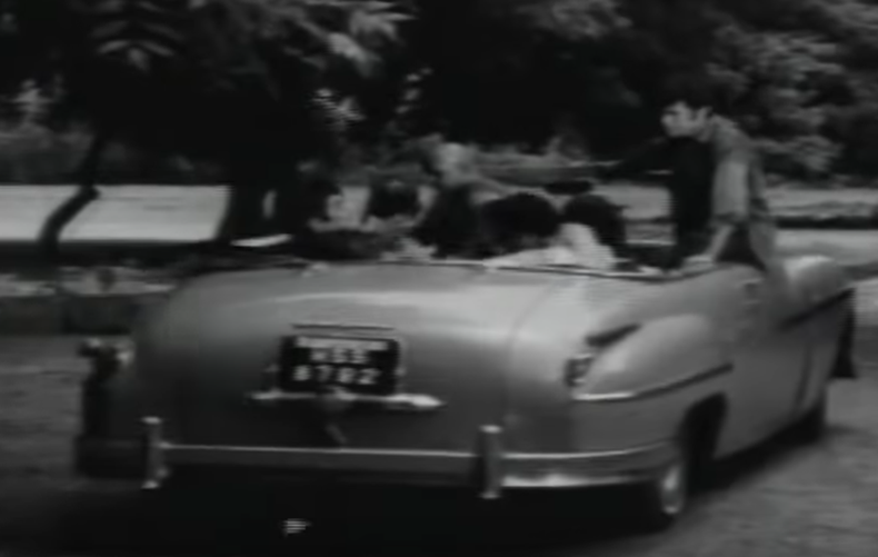 Vaade Veedu (1973), NTR's second collaboration with Krishnam Raju. Another rod movie but with an excellent specimen - a 1949 Chrysler New Yorker Highlander Convertible. That is almost 24 years difference between the movie and the car.