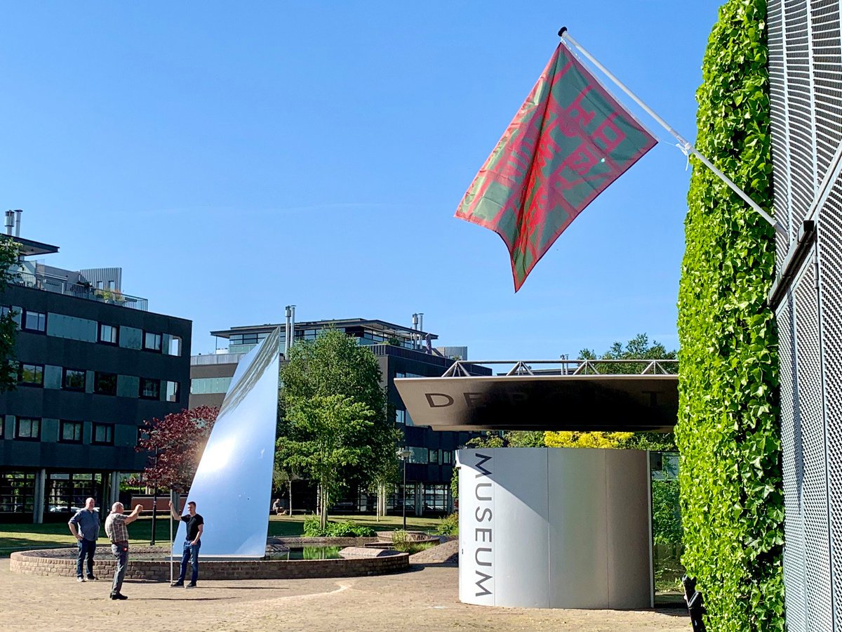 De_Pont's tweet photo. De Pont is showing parts of the international flag project #FourFlags. This week: #OlaVasiljeva from Latvia, with her flag bearing the words "It Is Useful To Inspect My Ruin". https://t.co/rlEQxfqThr