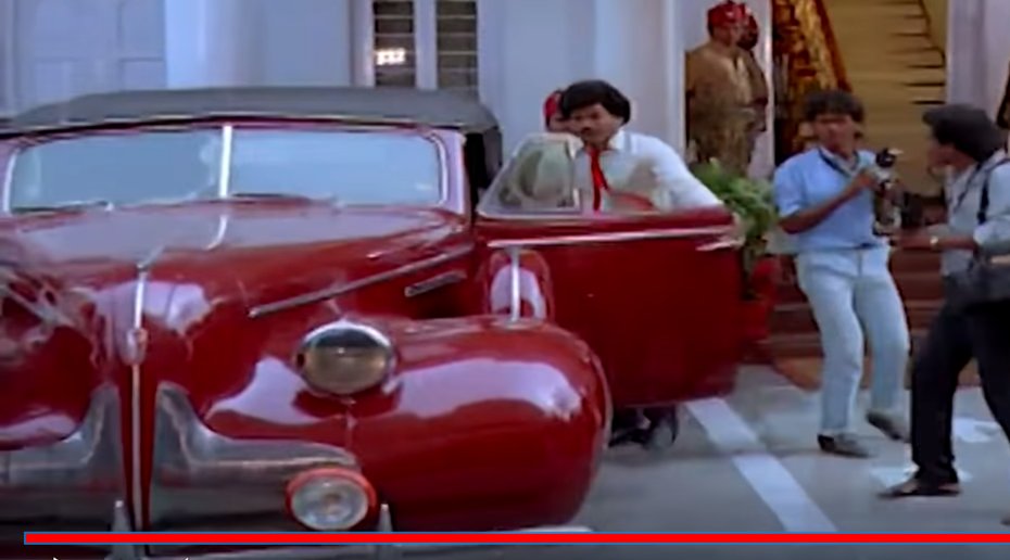 The age gap reminded me of one of the  #Kvltest classic car inserts ever in Telugu film history. 50 years difference!Indrudu Chandrudu (1989) featured this par excellent superbly maintained 1939 Buick Roadmaster Series 80 Phaeton with a waterfall grille.