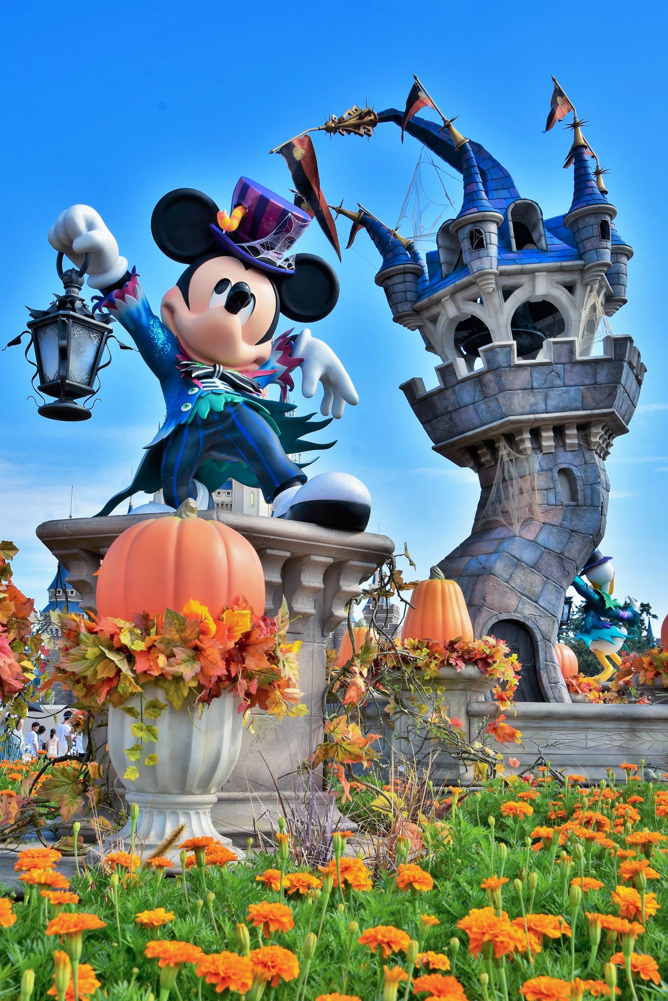 𝐷𝑖𝑠 𝐾𝑎𝑧𝑢 Twitterren Tokyo Disneyland Disney Halloween 季節のイベントごとにモニュメントが飾られます 東京ディズニーリゾート 東京ディズニーランド ディズニー ディズニー好きな人と繋がりたい 写真好きな人と繋がりがたい 風景写真