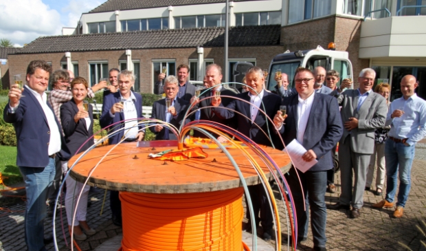 KontaktAlblas's tweet photo. Netwerk GiessenlanddenNet in handen KPN  -  https://t.co/Y0NaBjFTBT https://t.co/3Rk97MByfn