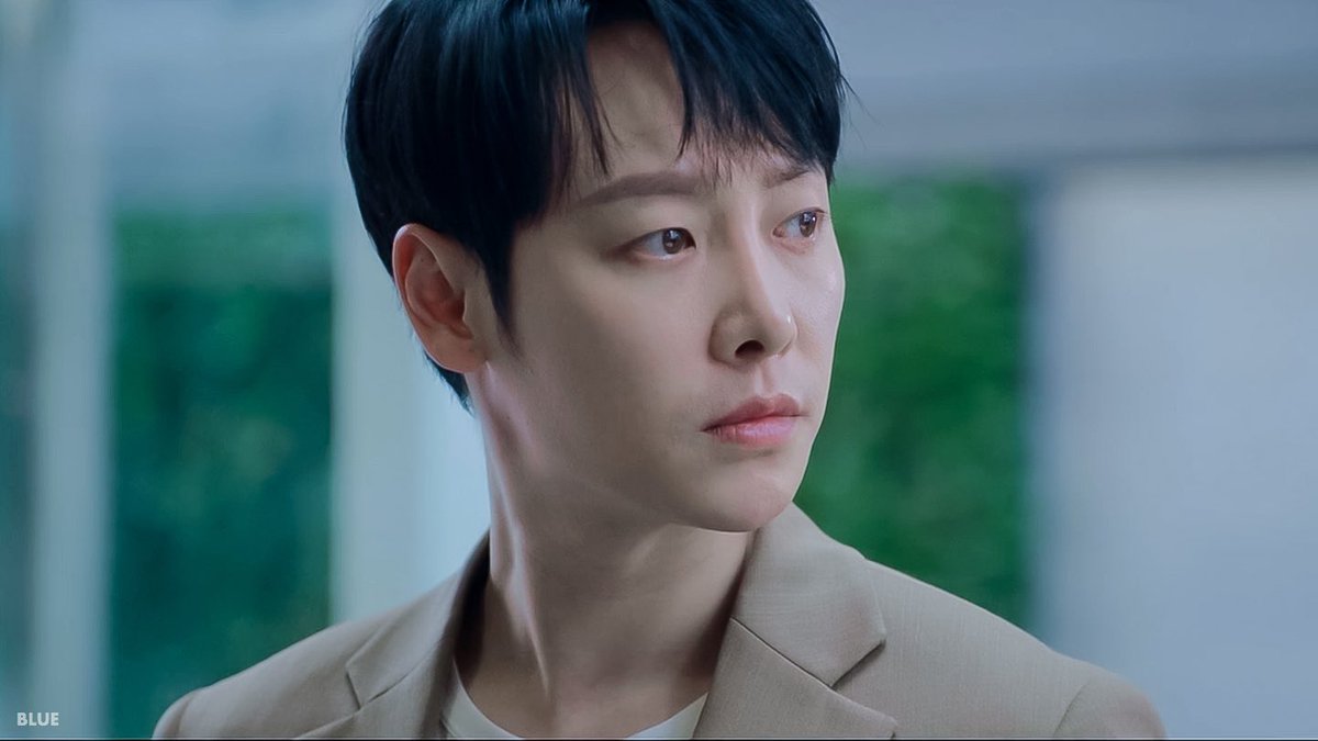 ONE THING i thankful most is how this drama has anchor lee!!! I'm falling so hard for this character & become kdw fans eventually... i should say anchor lee mainly the reason i become so damn attached to fmiym i don't need to explain yall have to watch & see it yourself