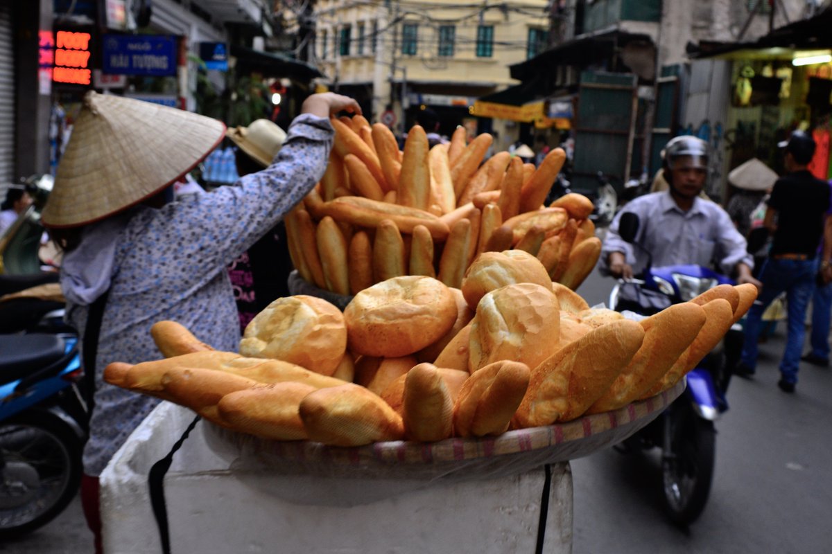 Daily life: Banh mi for breakfast.

Follow our Instagram to see more beautiful places in Viet Nam: instagram.com/winwaytravel/ 

#hochiminhcity #VietNam #life #daily #breakfast #banhmi #igersvietnam #photooftheday #instaphoto #follo4follo #Twitter #Tweets