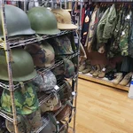 ハードオフにて不思議な光景!？大量の米軍品が…!何があった？w