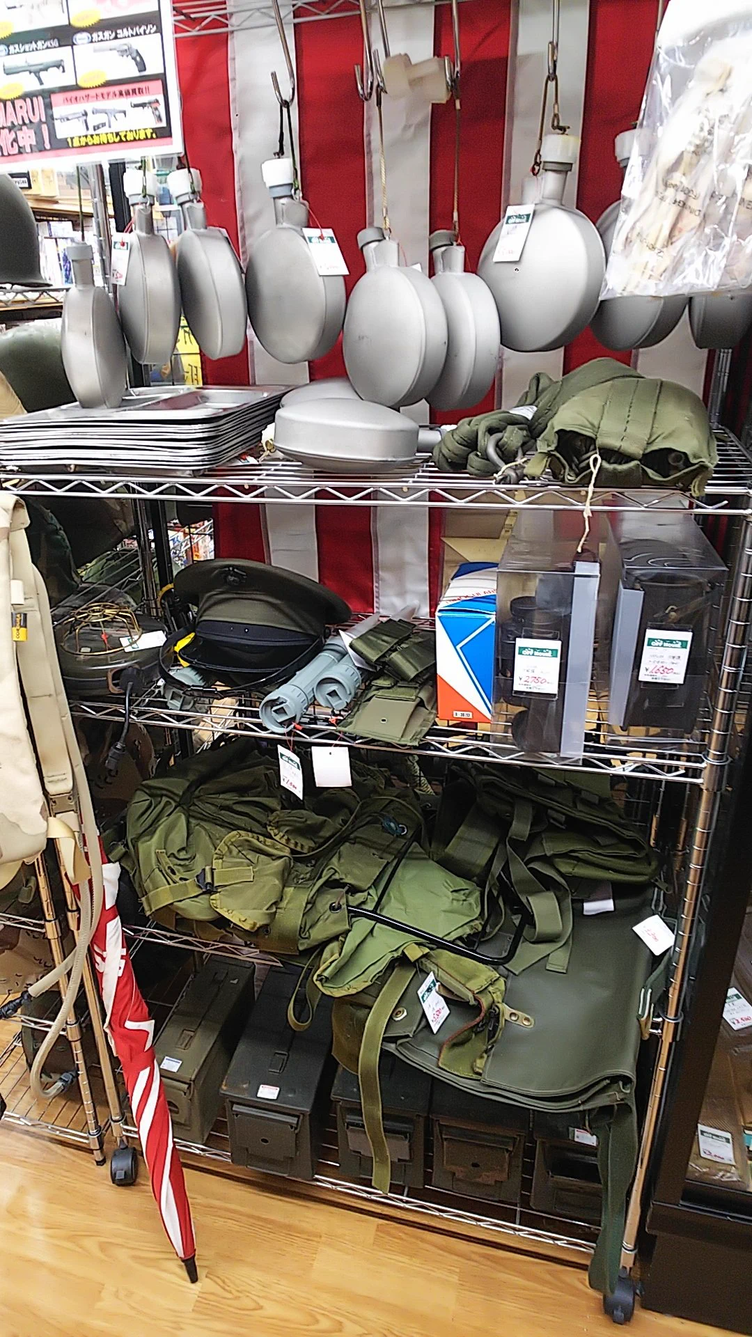 ハードオフにて不思議な光景！？大量の米軍品が…！！何があった？ｗｗ
