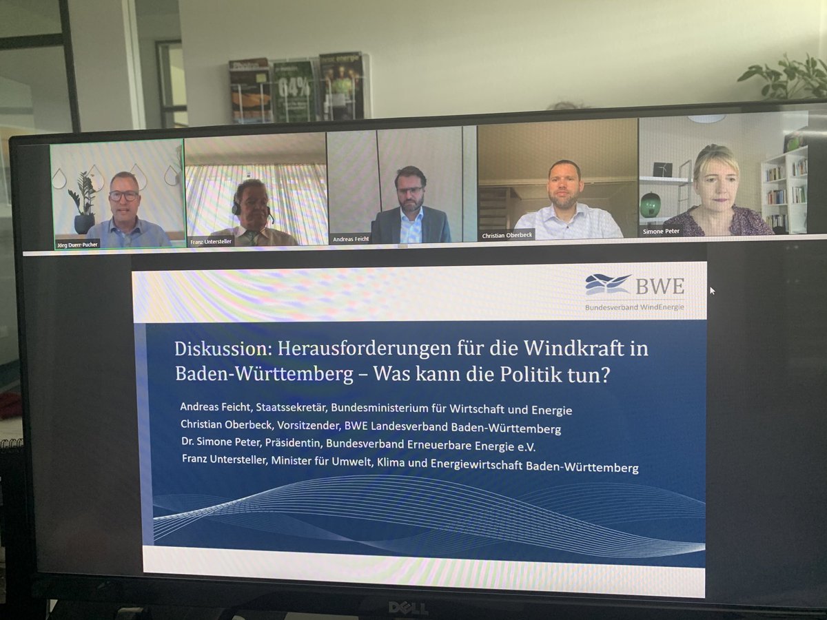 News_SolarCon's tweet image. Hochkarätige Diskussionsteilnehmer beim #WebEvent Länderspezial #Wind BW⁩: ⁦@UmweltBW⁩ Minister Franz Untersteller, Staatssekretär im ⁦@BMWi_Bund⁩ Andreas Feicht, Christian Oberbeck vom ⁦@BWEeV⁩ und ⁦@peter_simone vom ⁦@bEEmerkenswert⁩.