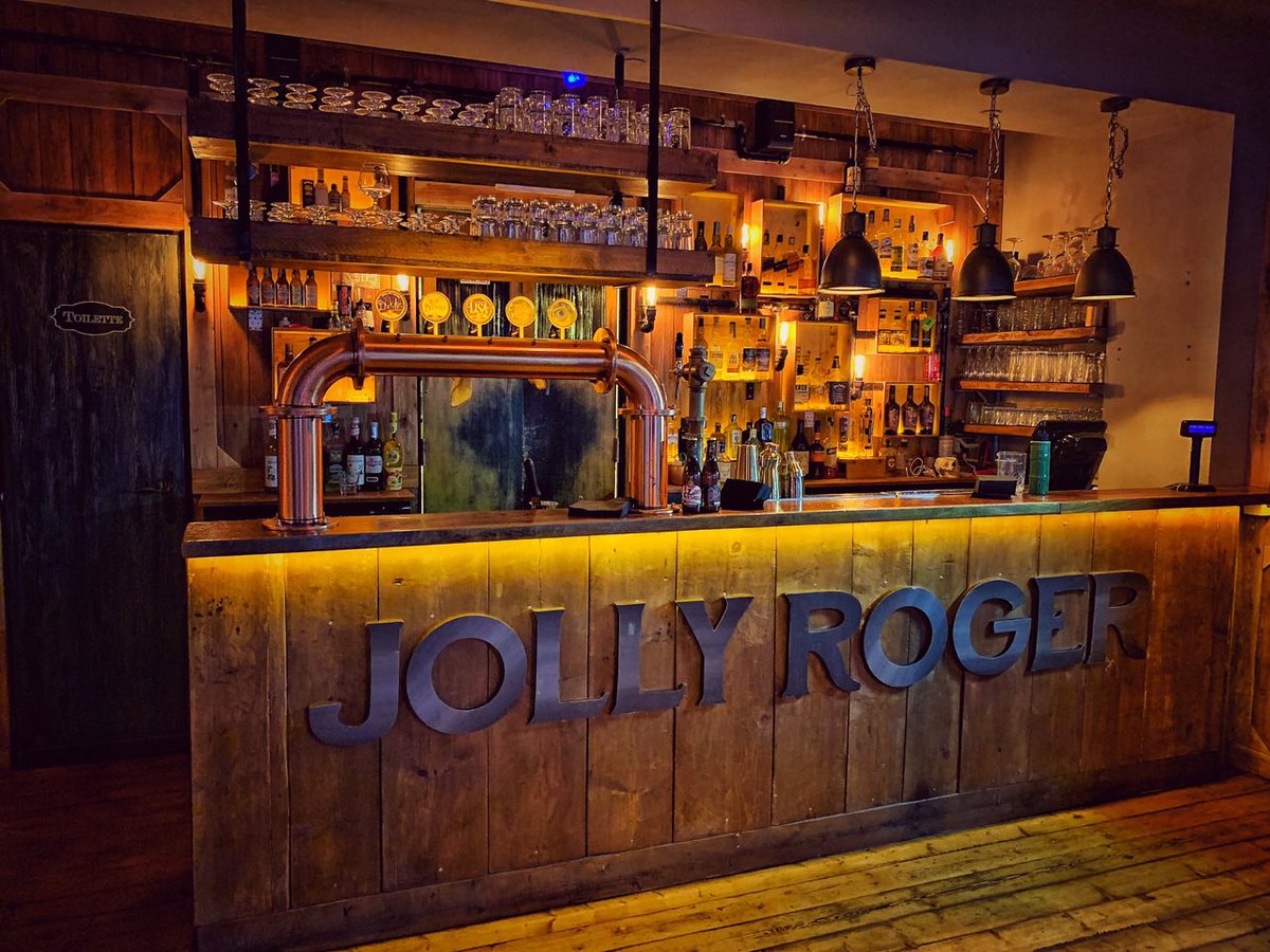 JollyRoger_169's tweet photo. Pronti a tornare a casa Jolly Roger 😍? 

Da Giovedì 21 Maggio tutti i giorni dalle 19:30 💥

Preparatevi ad assaporare di nuovo tutti il nostro menù 🍔

Info &amp; Prenotazioni
392 2013470 📱
https://t.co/a5K1XZ0jZo
Viale Nettuno 167/169, Fregene 🏝

#jollyroger #fregene ❤️ https://t.co/Q72BB3EvAF