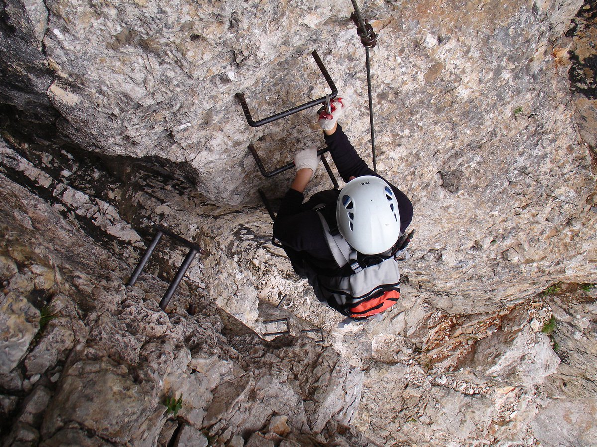 Odkryj fantastyczne góry Europy i zakochaj się w nich! Zapraszamy na trekkingi i wyjazdy na via ferraty! Celujemy w najpiękniejsze miejsca takie jak Teneryfa czy Słowenia. Dzięki naszemu doświadczeniu możesz mieć pewność, że wyjazd będzie udany! 👉 bit.ly/2HXUY3r