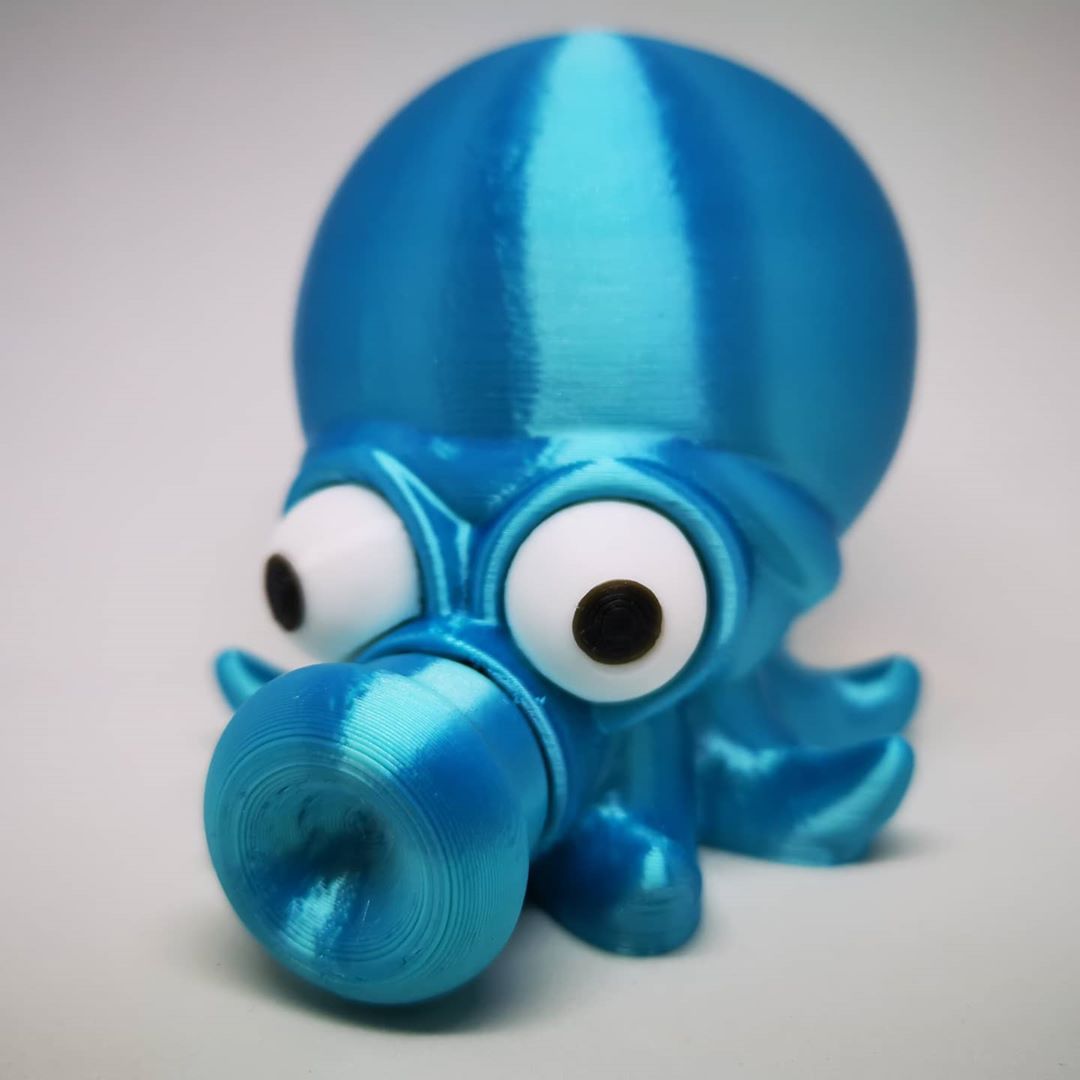 Fiberlogy_3D's tweet photo. Kawaii Octopus Bank, piggybank printed by @bent.svend. Filament Fiberlogy FiberSilk Metallic Turquoise - https://t.co/oeInHBWQUh
Model designed by @onyxdigitalstudios - @Cults3D: https://t.co/bwwnnwOwT2
#3dprinting #3ddruck #impresion3d #impressionen3D #stampa3d #impressao3d https://t.co/EAeSYpSITG
