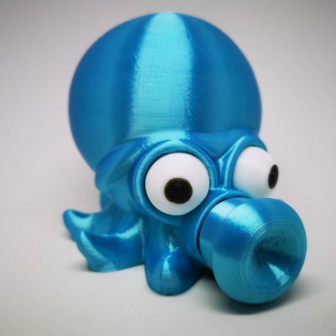 Fiberlogy_3D's tweet photo. Kawaii Octopus Bank, piggybank printed by @bent.svend. Filament Fiberlogy FiberSilk Metallic Turquoise - https://t.co/oeInHBWQUh
Model designed by @onyxdigitalstudios - @Cults3D: https://t.co/bwwnnwOwT2
#3dprinting #3ddruck #impresion3d #impressionen3D #stampa3d #impressao3d https://t.co/EAeSYpSITG