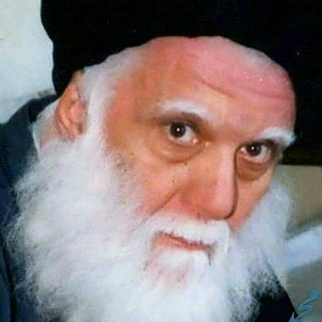 ما زال القلب لك مسكنا 
ولأسمك إذ غاب ، يُضرِب عن القلب النبضا .