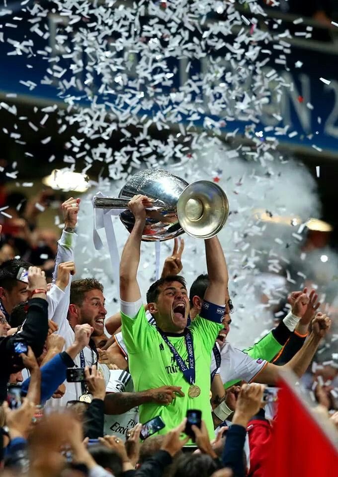 Happy birthday to the best goalkeeper of all time. Iker Casillas 