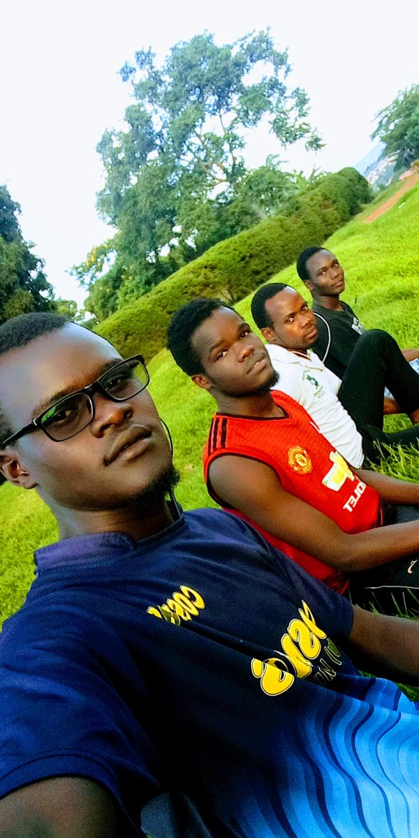 juniorisaac844's tweet photo. We r nt jst a gang bt we r a family https://t.co/1LcF9yQr76