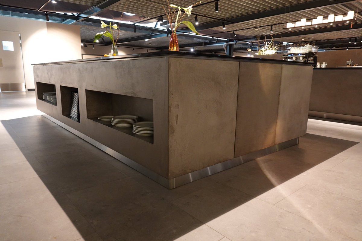 CulionNL's tweet photo. Meer weten over het toepassen van #liquidmetal of #betonlook in de #GrootKeukenTechniek.
https://t.co/kZaAtPvnSK https://t.co/Vun34yn21G