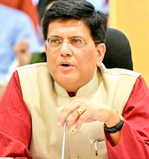 Railwhispers's tweet photo. #IndianRailways run 13000 trains on a normal day

Over 6000 of these are long distance #Mail_Express trains

Now #RailMantri @PiyushGoyal &amp; #CRB #VKYadav are taking credit for running merely 200 trains a day

अब ऐसे #Minister &amp; #CRB पर लोग हंसें कि अपना सिर धुनें,नहीं समझ पा रहे! https://t.co/mMjl4LguJg